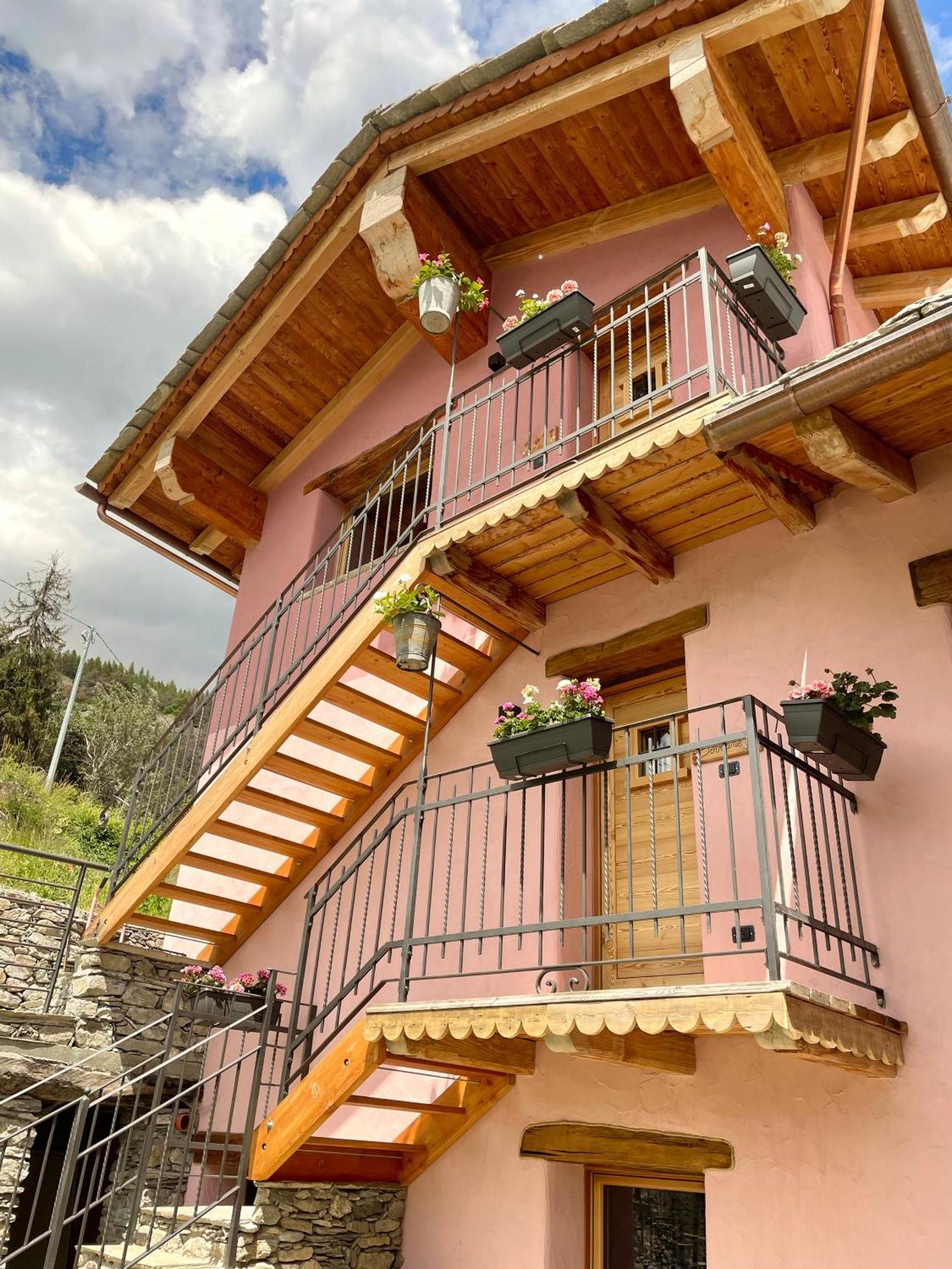 La Famille D'Evian Hotell Villeneuve Exteriör bild