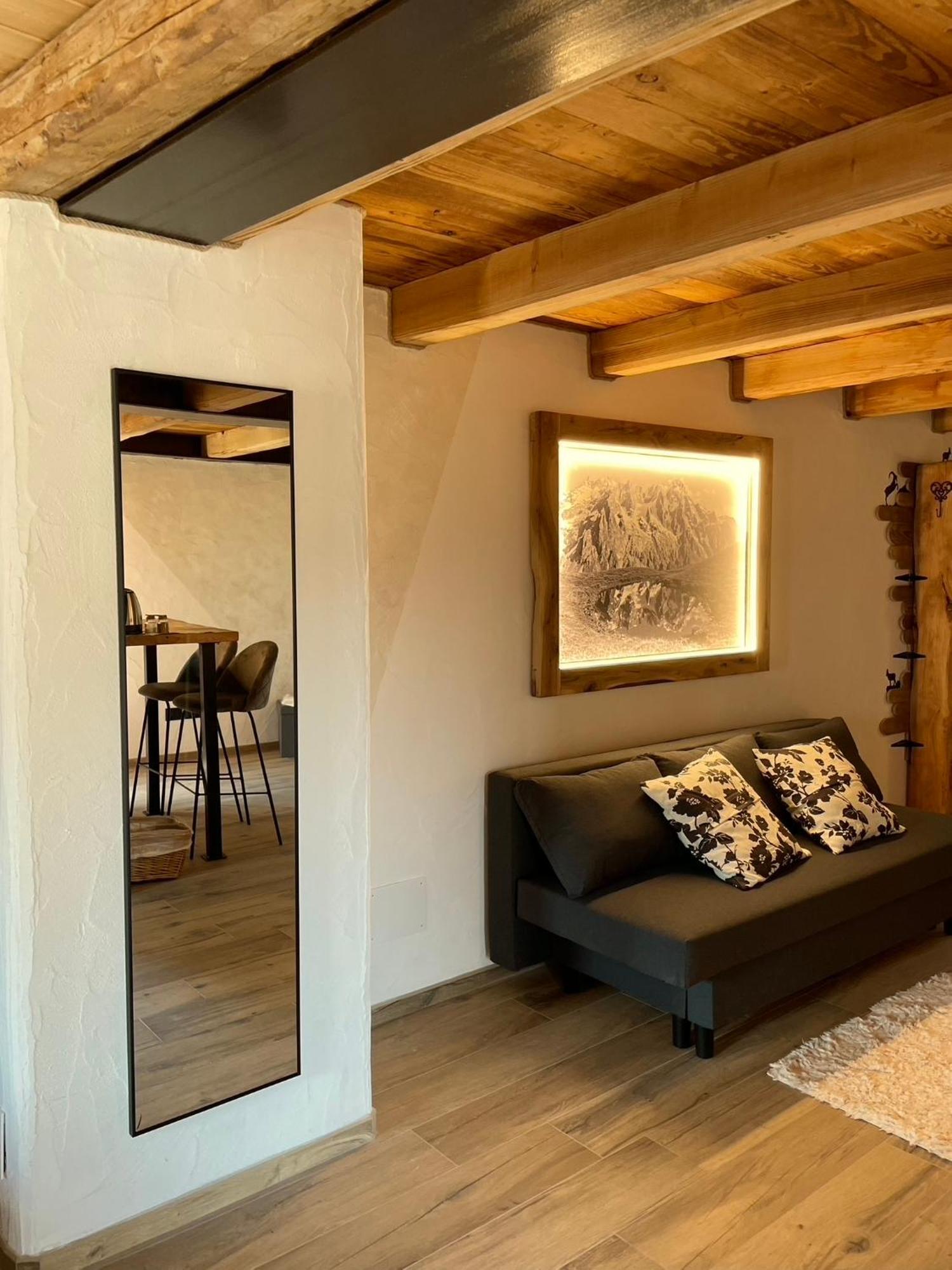 La Famille D'Evian Hotell Villeneuve Exteriör bild